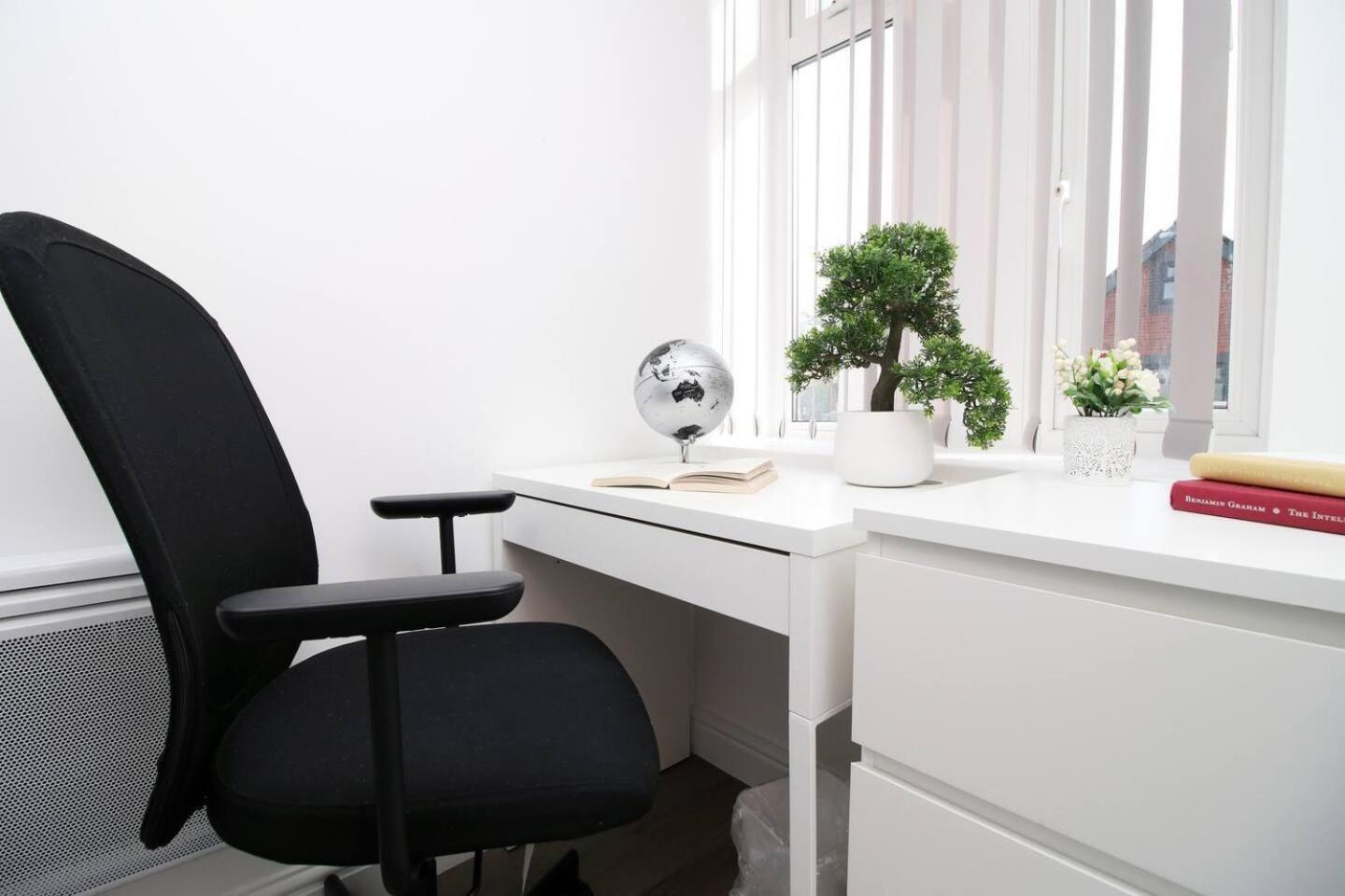 Modern Guesthouse, Fast Wi-Fi, Street Free Parking, Central, Fully Equipped Cardiff Exterior photo
