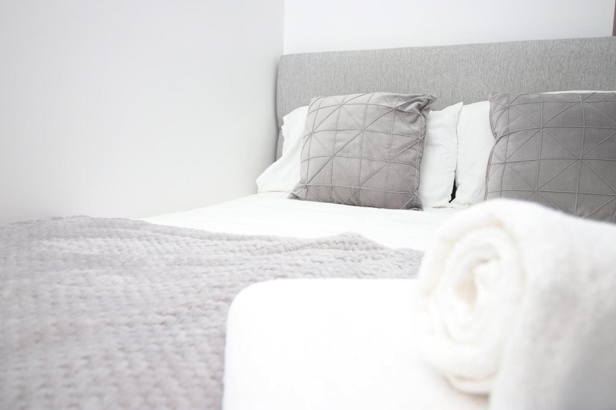 Modern Guesthouse, Fast Wi-Fi, Street Free Parking, Central, Fully Equipped Cardiff Exterior photo