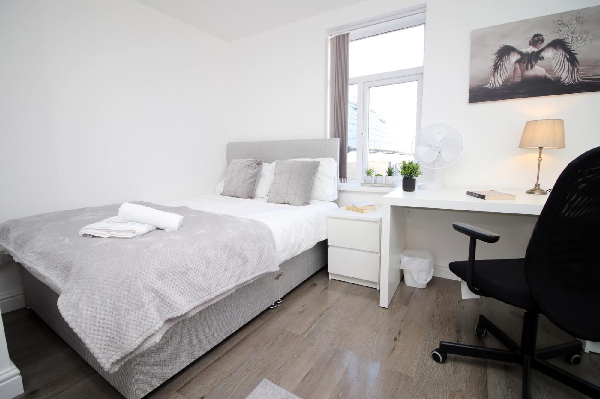Modern Guesthouse, Fast Wi-Fi, Street Free Parking, Central, Fully Equipped Cardiff Exterior photo