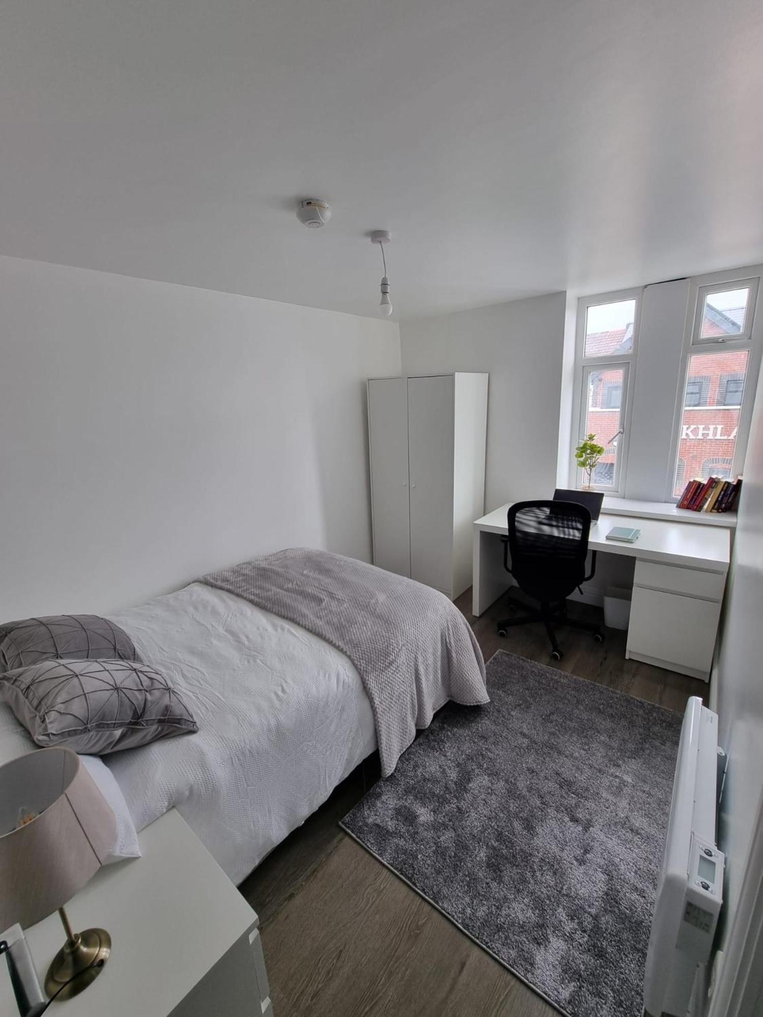 Cardiff Private Double Room With Shared Bathroom Wi-Fi And Free On-Street Parking Room photo